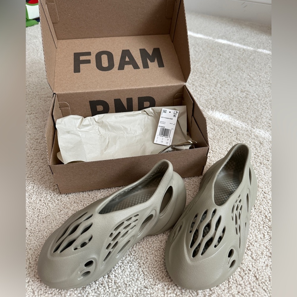 Yzy Foam Rnr
